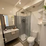 Appartement Sea View Flat With Car Park Boarder Cannes *