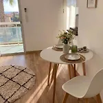 Appartement Sea View Flat With Car Park Boarder Cannes *
