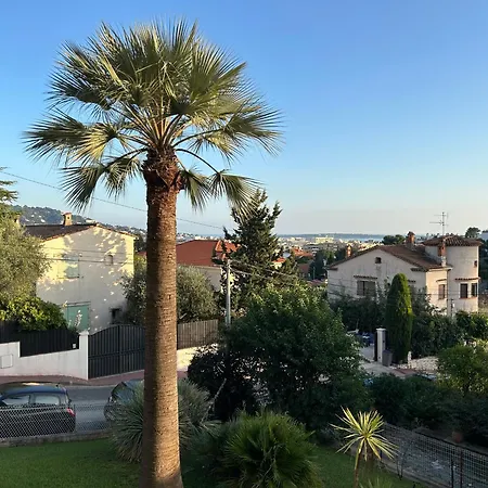 Sea View Flat With Car Park Boarder Cannes Apartmán