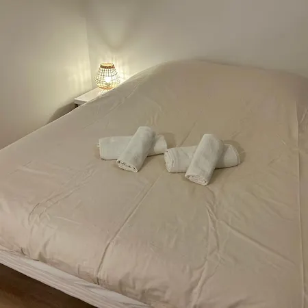 Appartement Sea View Flat With Car Park Boarder Cannes