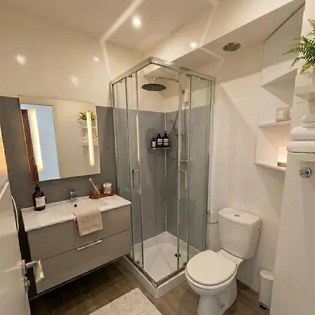 Apartment Sea View Flat With Car Park Boarder Cannes *